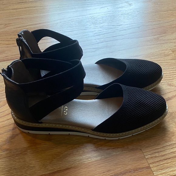 Kelly & Katie Black Mesh Espadrille Wedges - Picture 2 of 3
